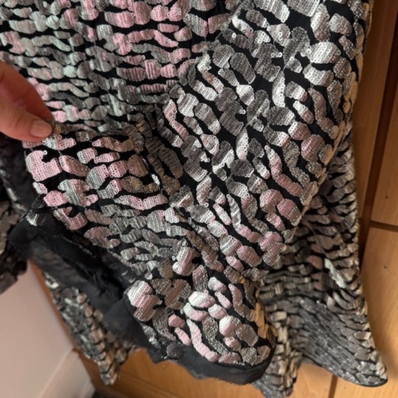 Pre-loved IRO Black & Gold Sequinned Evening Top - Size 40 (M) - Picture 7 of 7